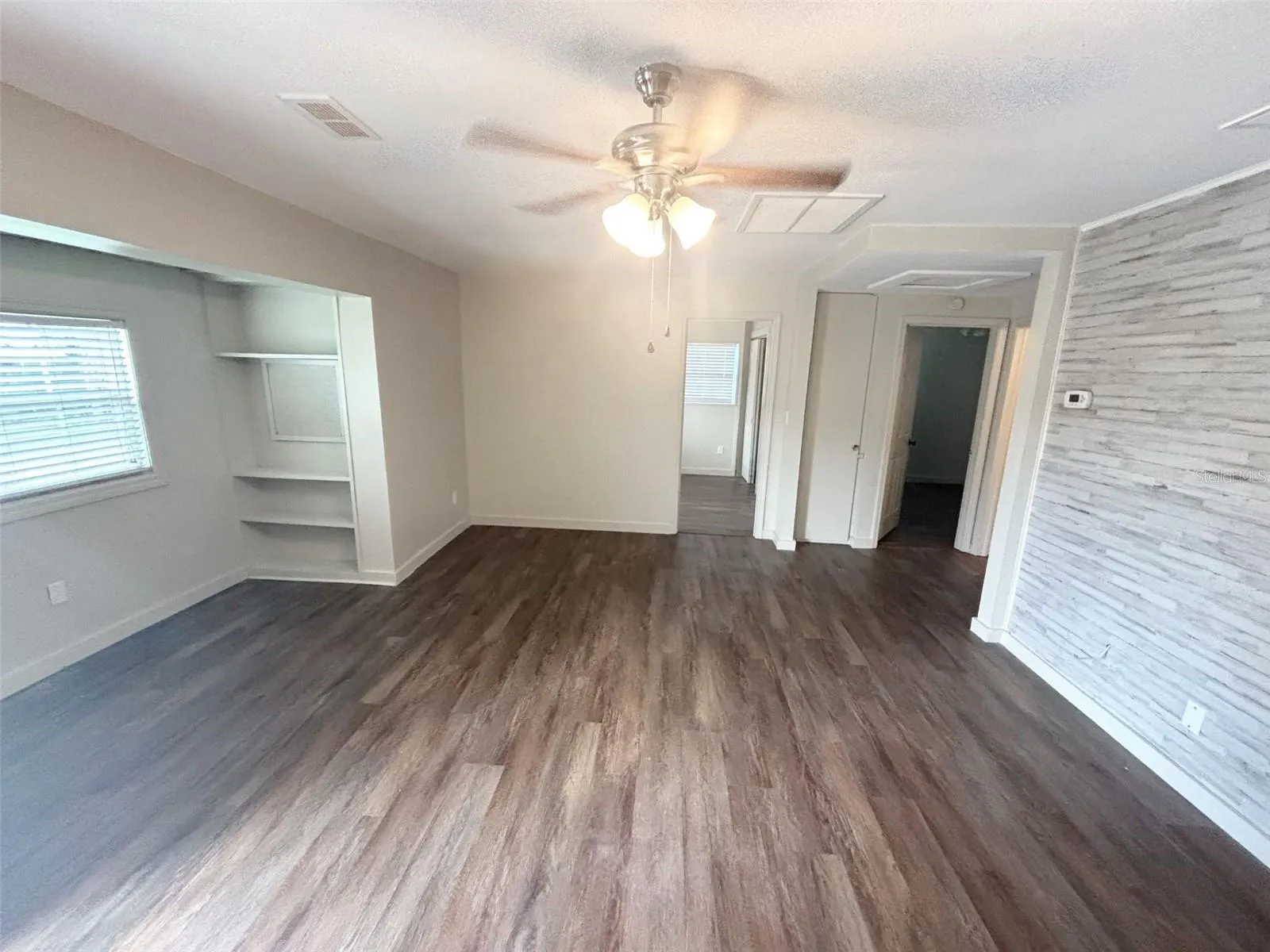 512 GREEN CIR
