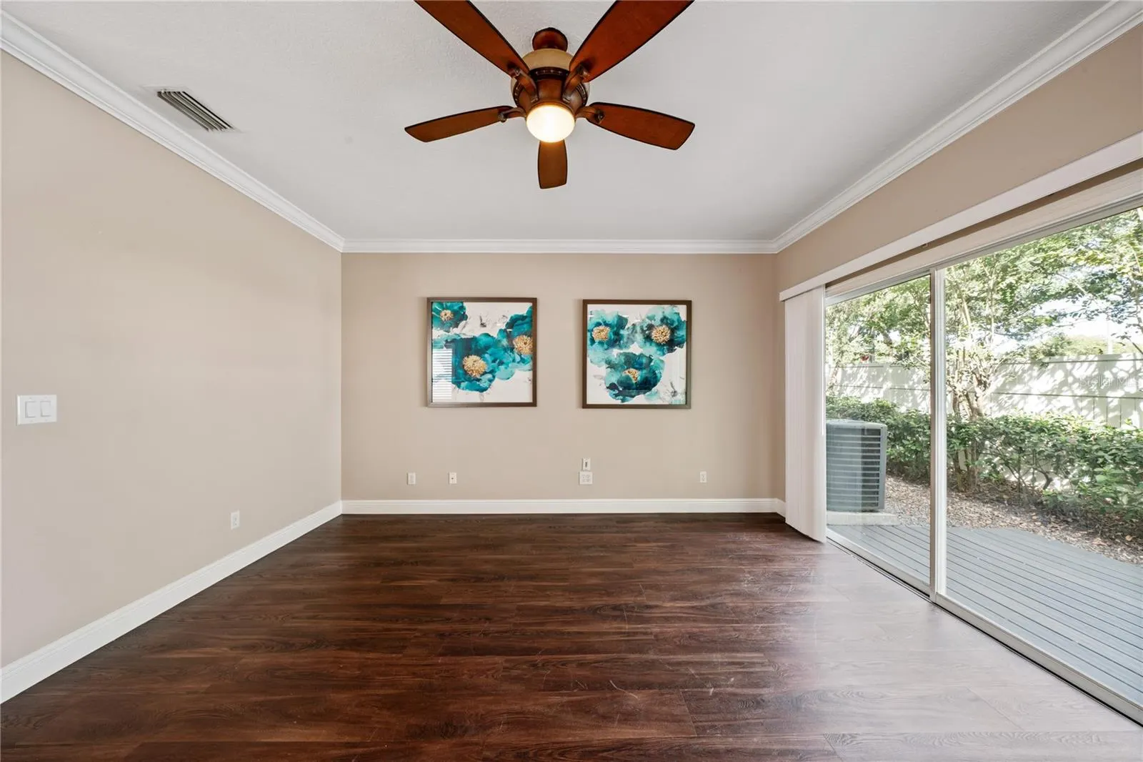 3106 COLONIAL DR