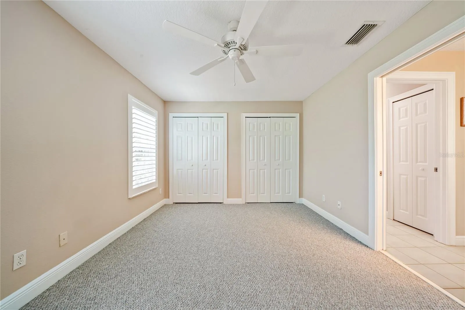 3106 COLONIAL DR