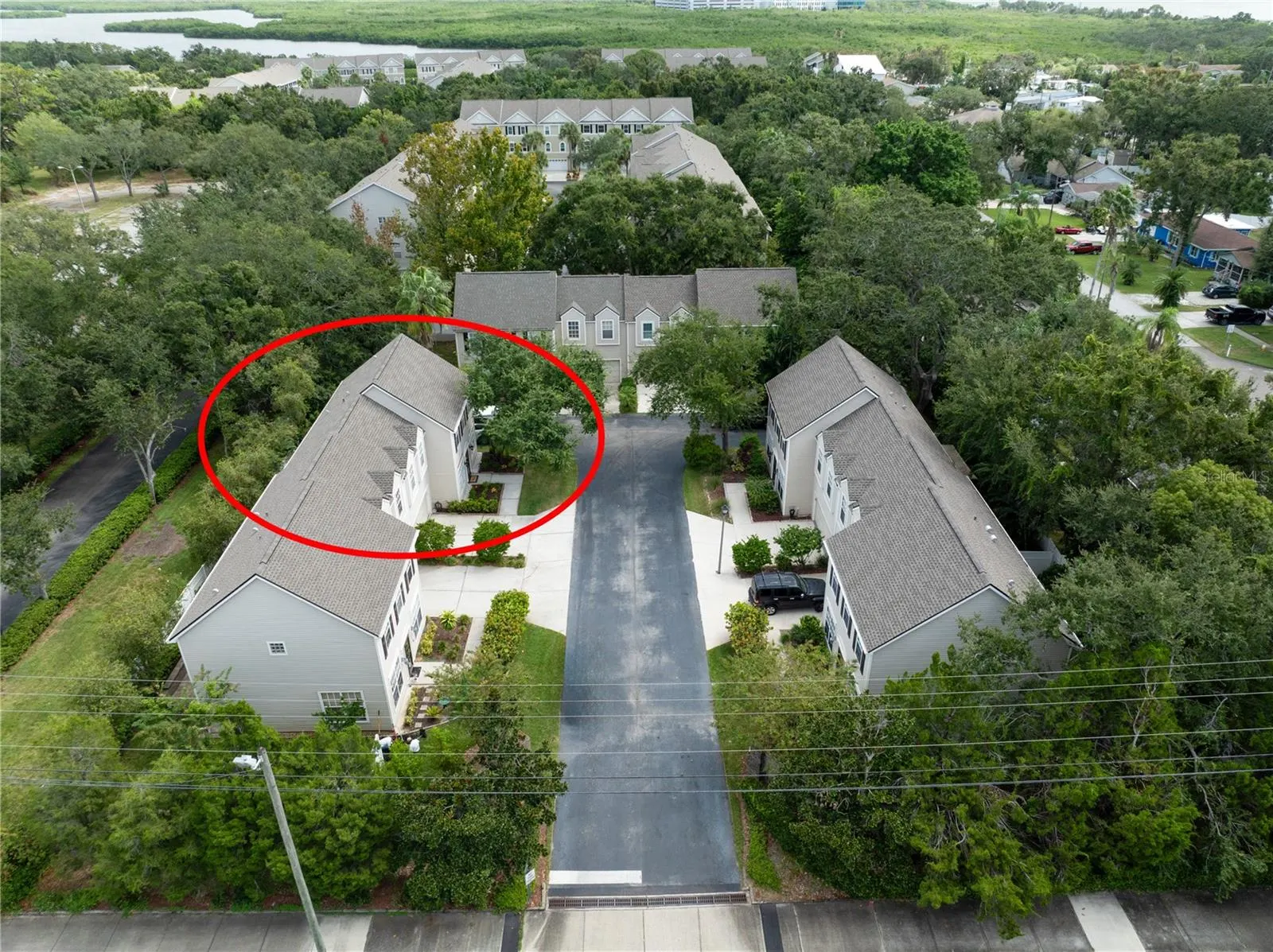 3106 COLONIAL DR