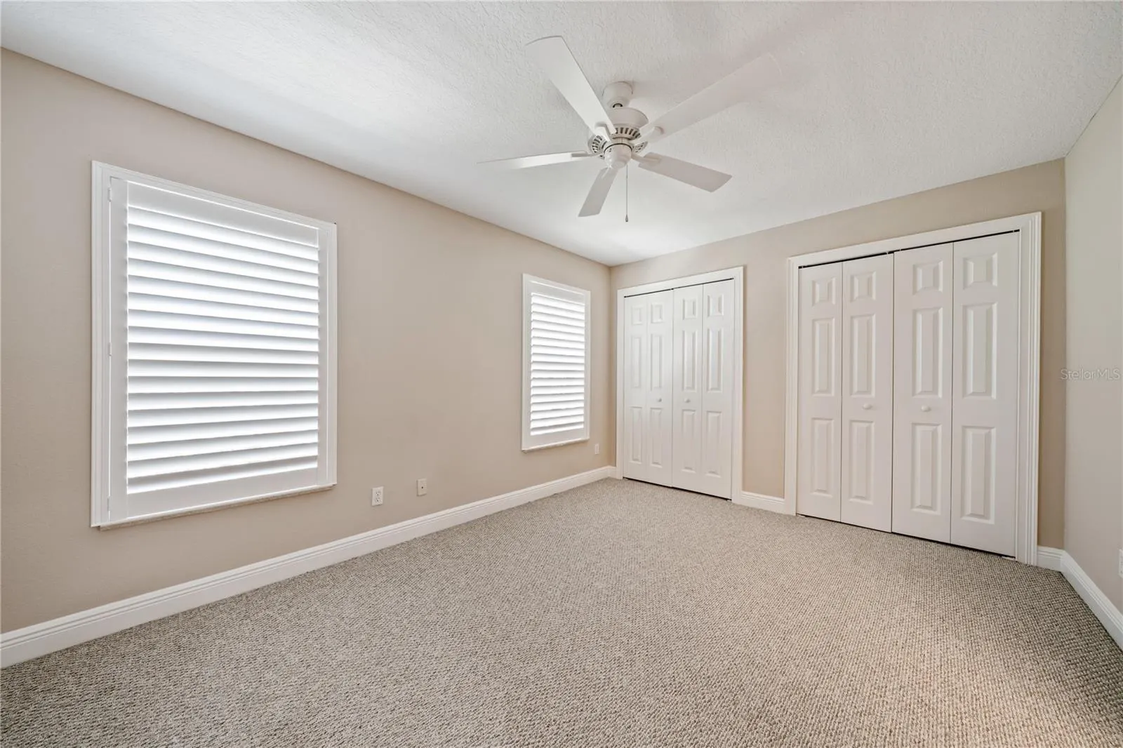 3106 COLONIAL DR