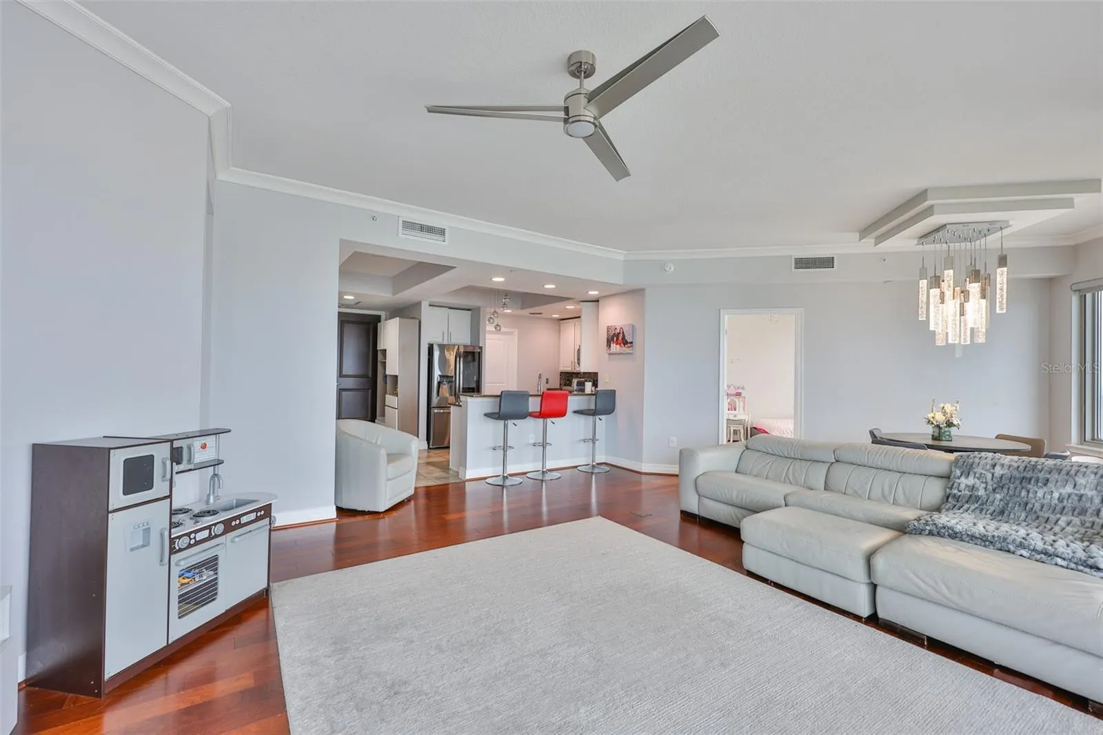 1209 E CUMBERLAND AVE #2404, #2404