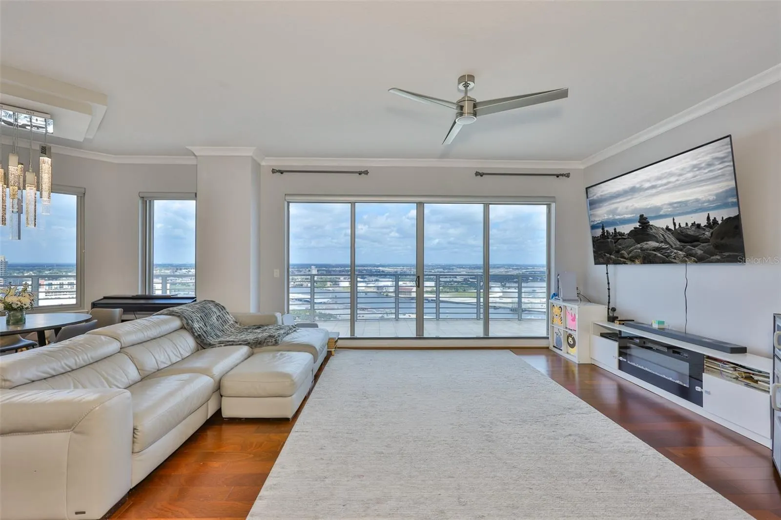 1209 E CUMBERLAND AVE #2404, #2404