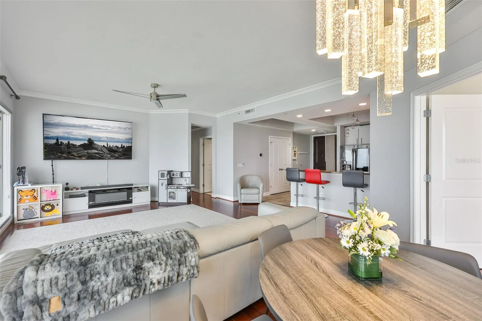 1209 E CUMBERLAND AVE #2404, #2404