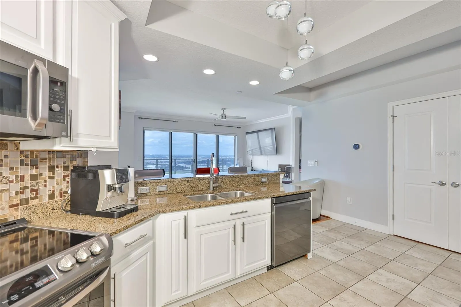 1209 E CUMBERLAND AVE #2404, #2404