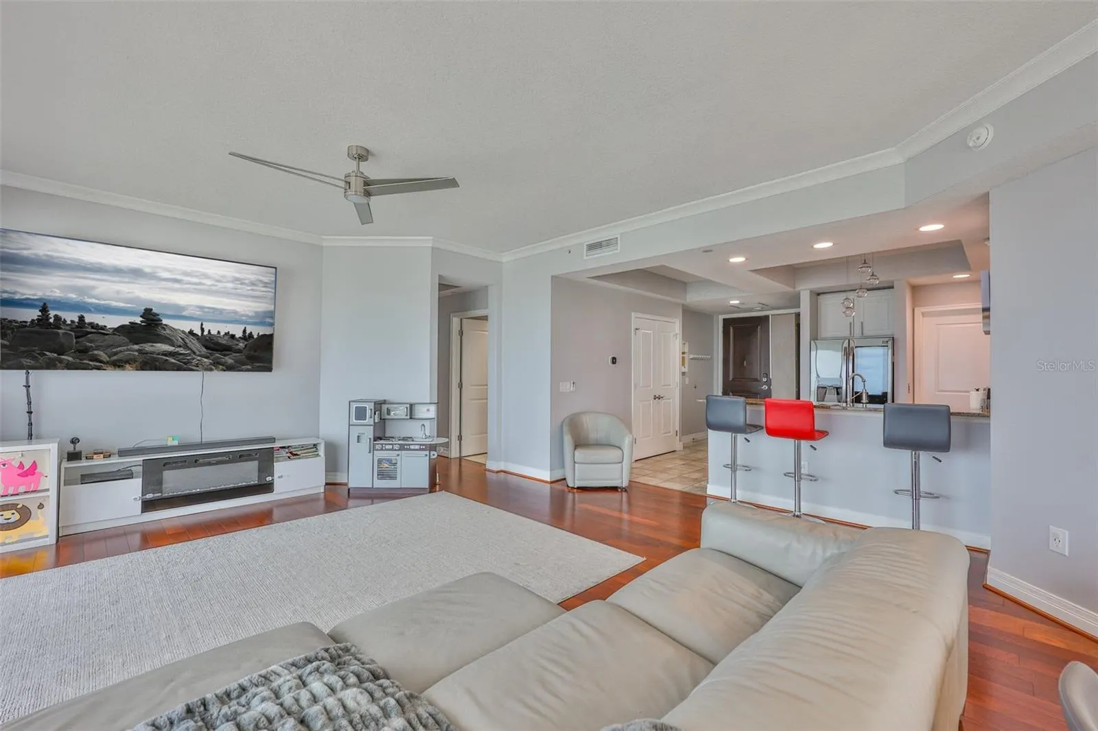 1209 E CUMBERLAND AVE #2404, #2404