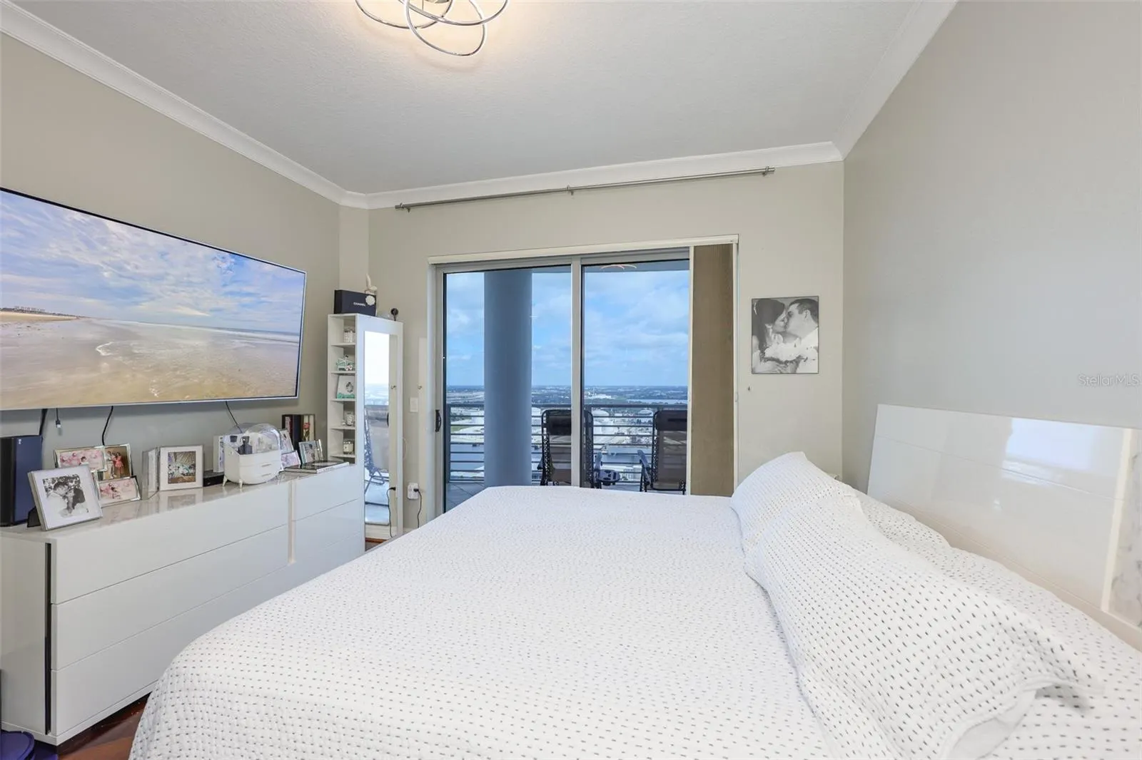 1209 E CUMBERLAND AVE #2404, #2404