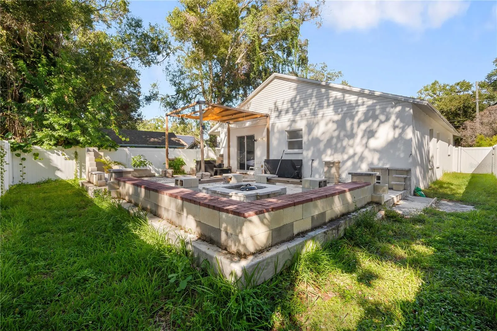 1584 TILLEY AVE