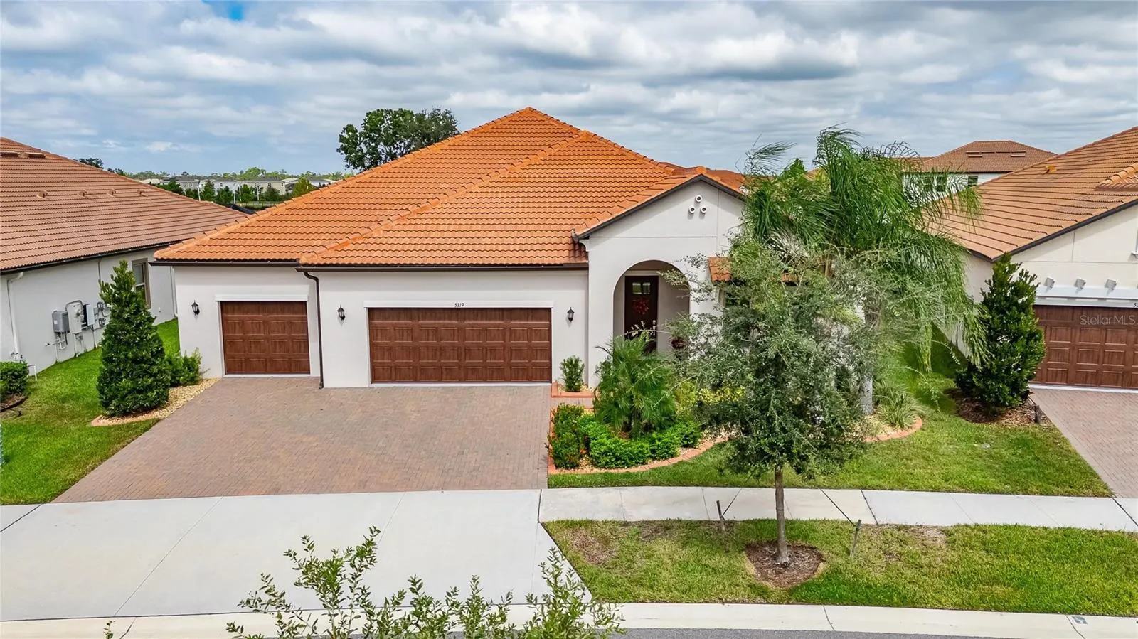 5319 WINDY GROVE DR