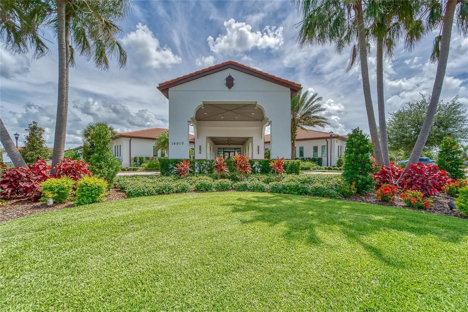 5319 WINDY GROVE DR