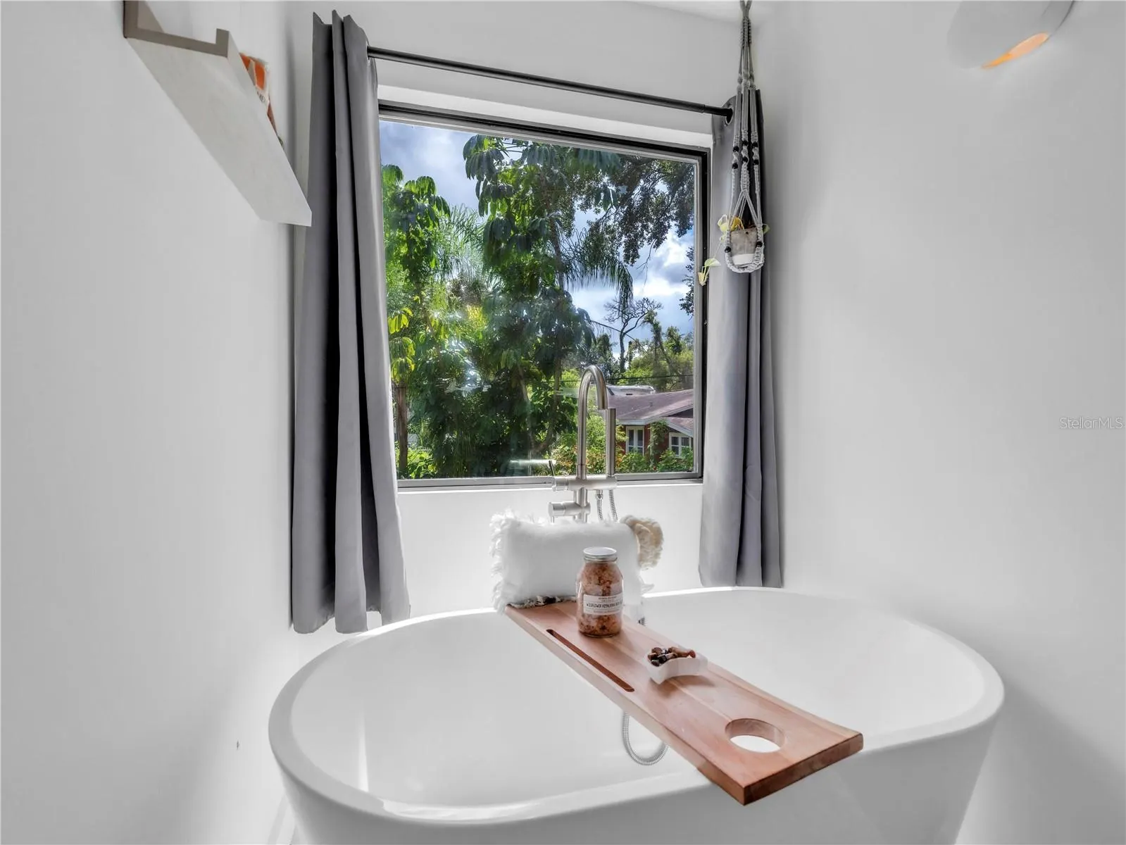 43 HAMILTON HEATH DR
