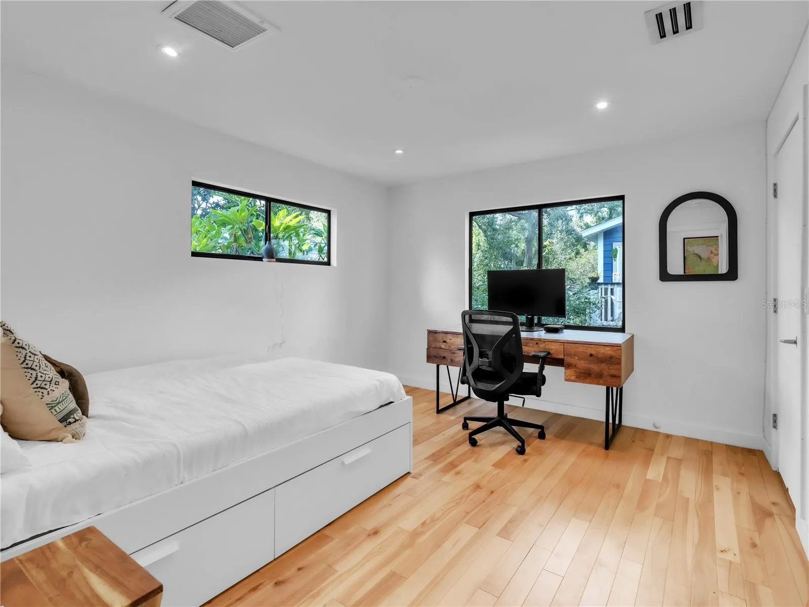 43 HAMILTON HEATH DR