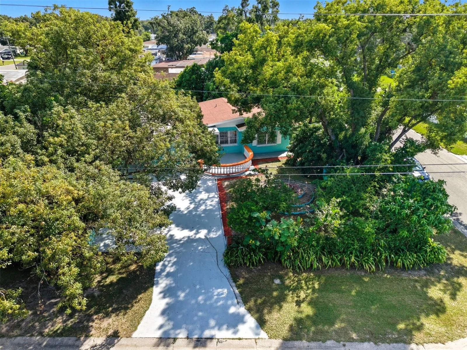 7101 N HOWARD AVE
