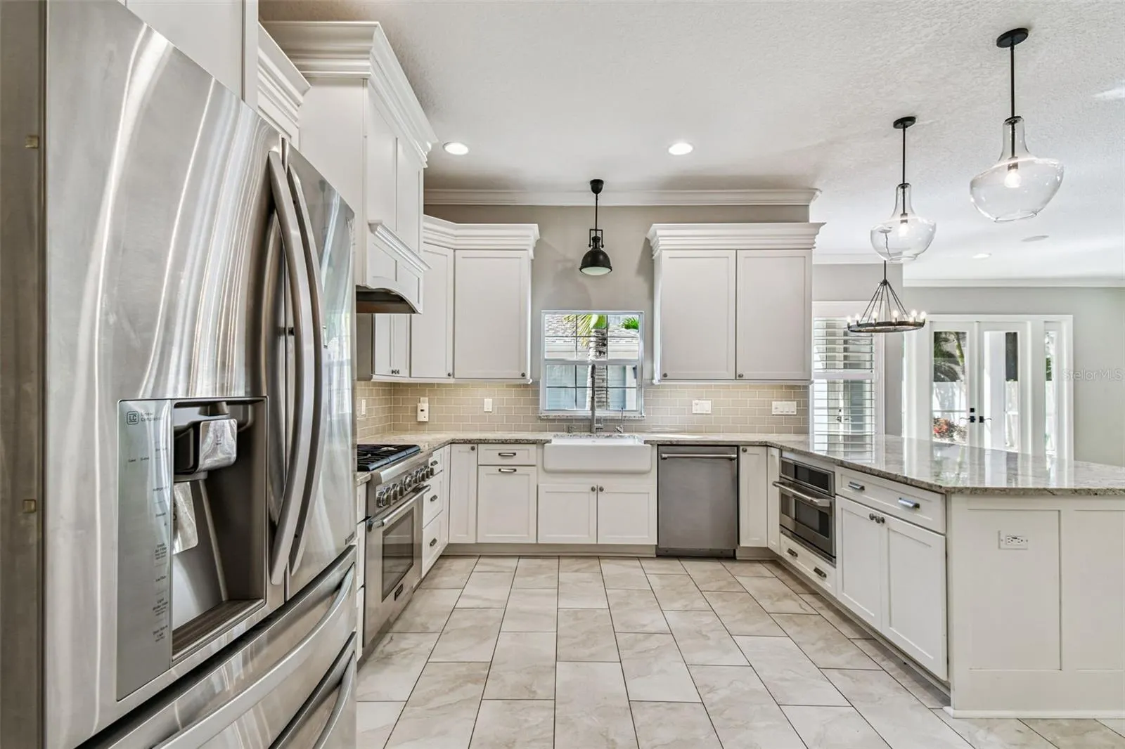 2522 W WATROUS AVE