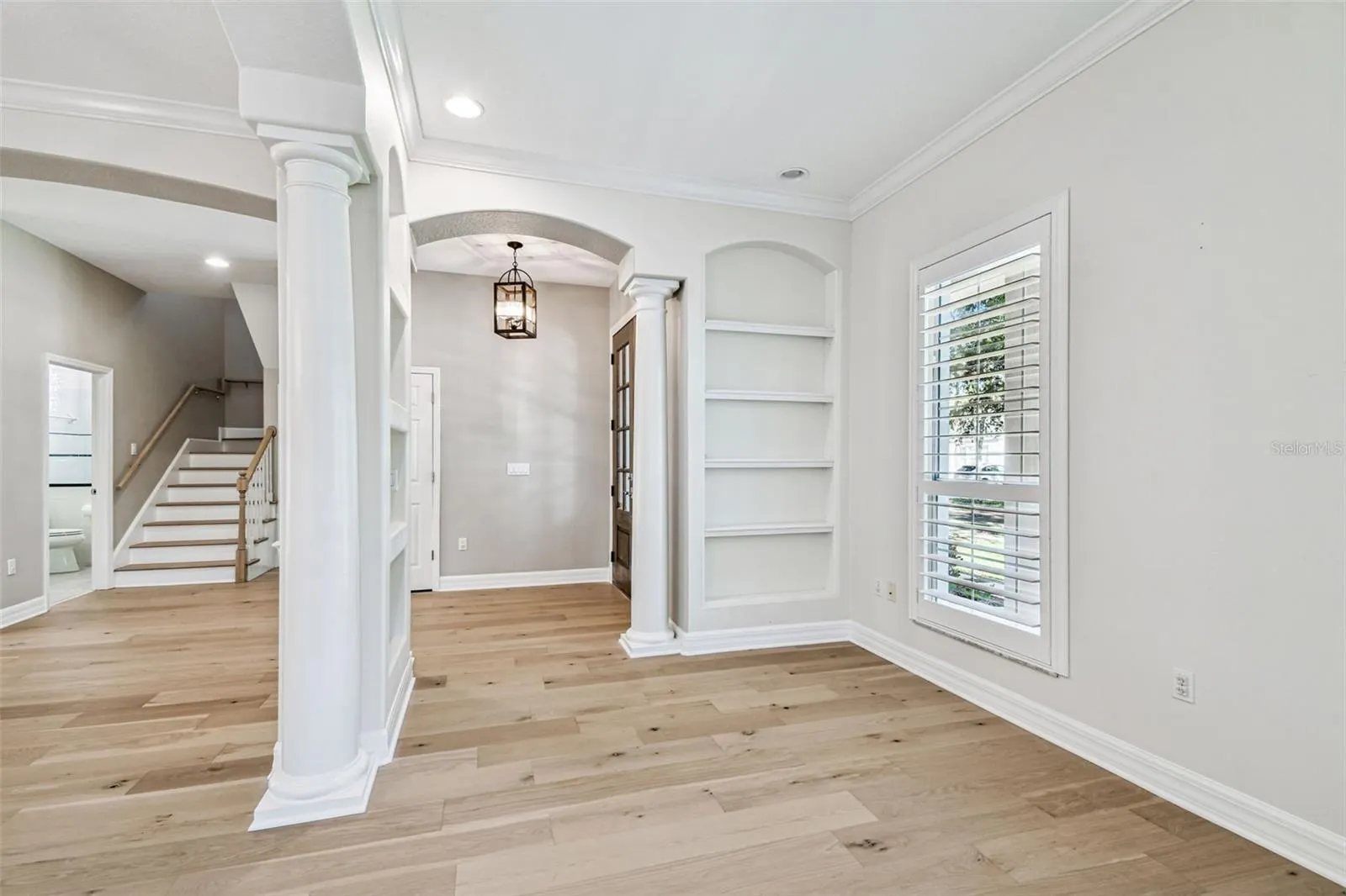 2522 W WATROUS AVE