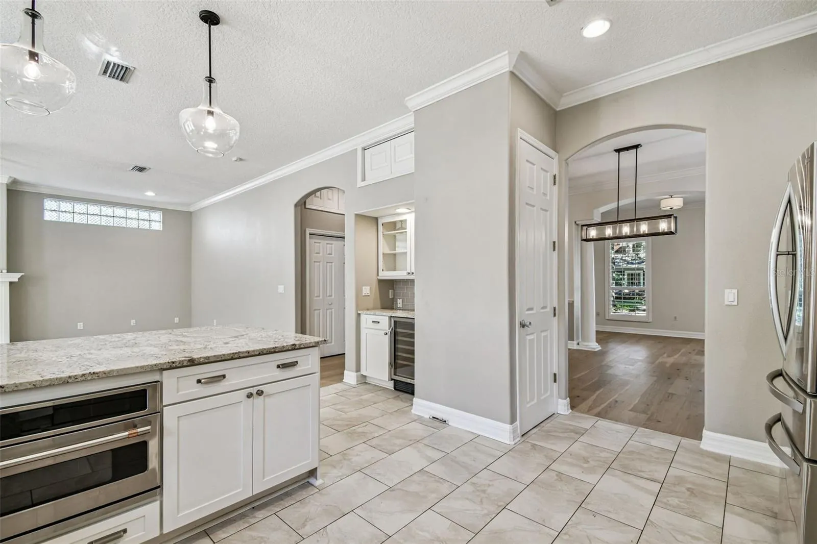 2522 W WATROUS AVE