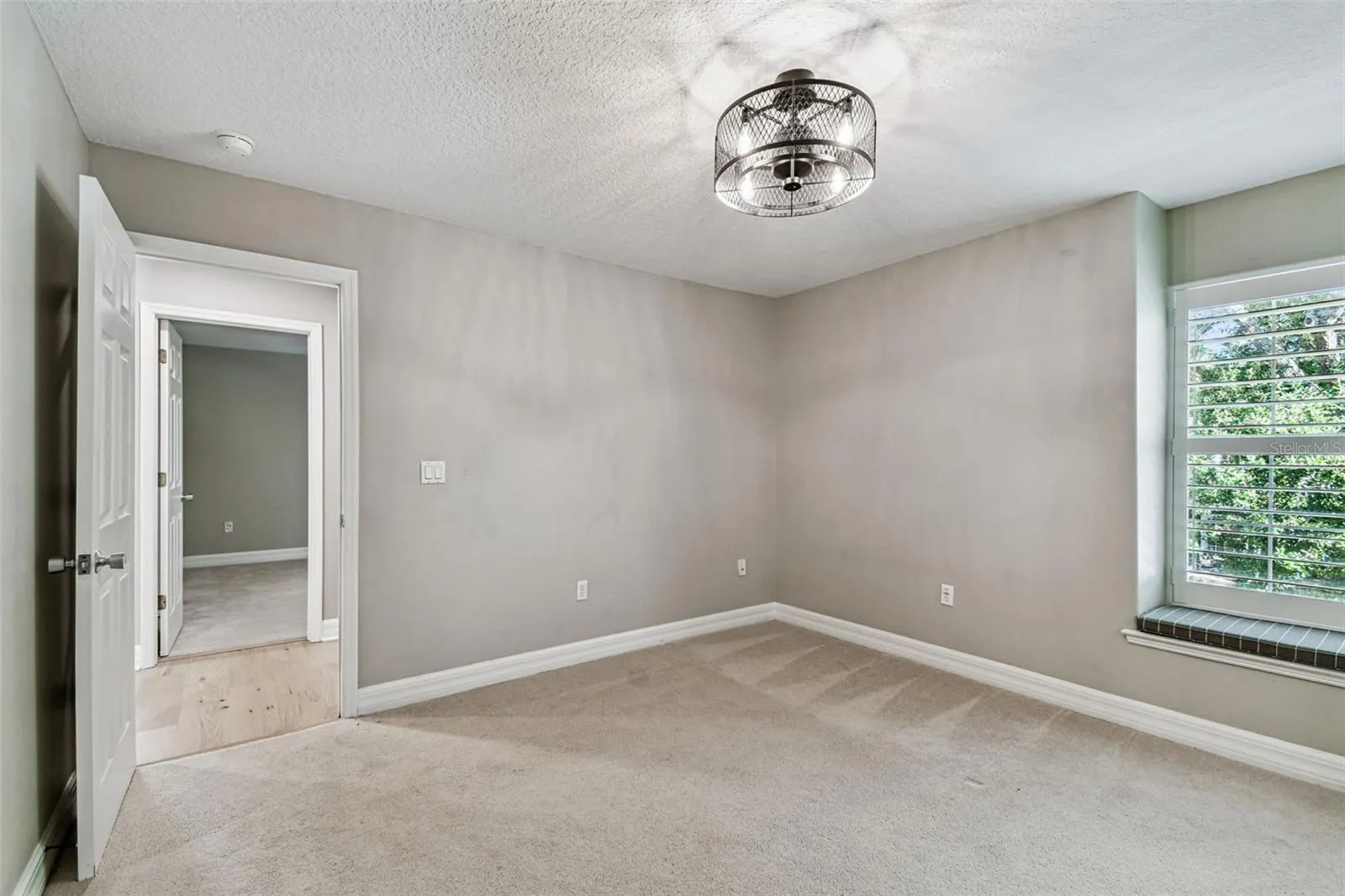 2522 W WATROUS AVE
