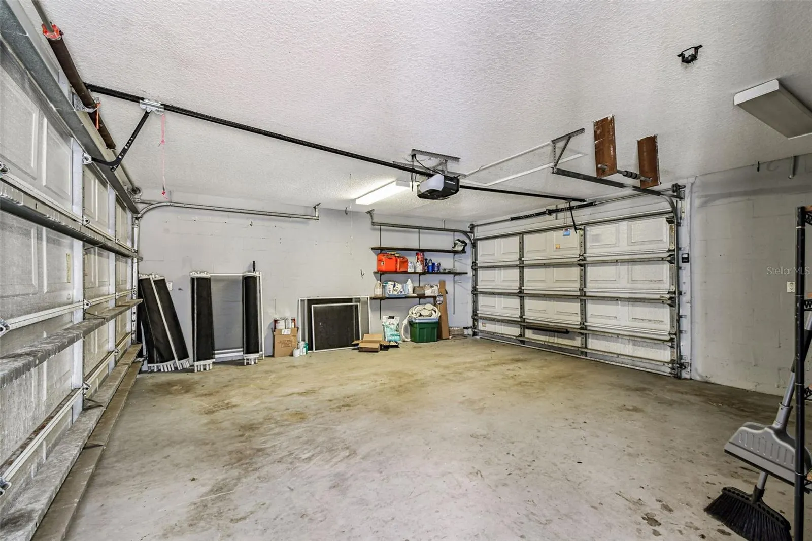 2522 W WATROUS AVE