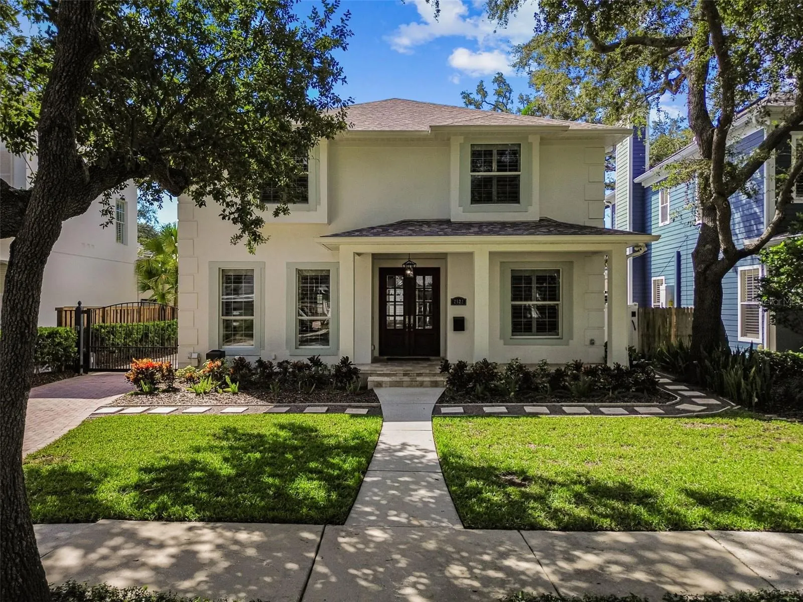 2522 W WATROUS AVE