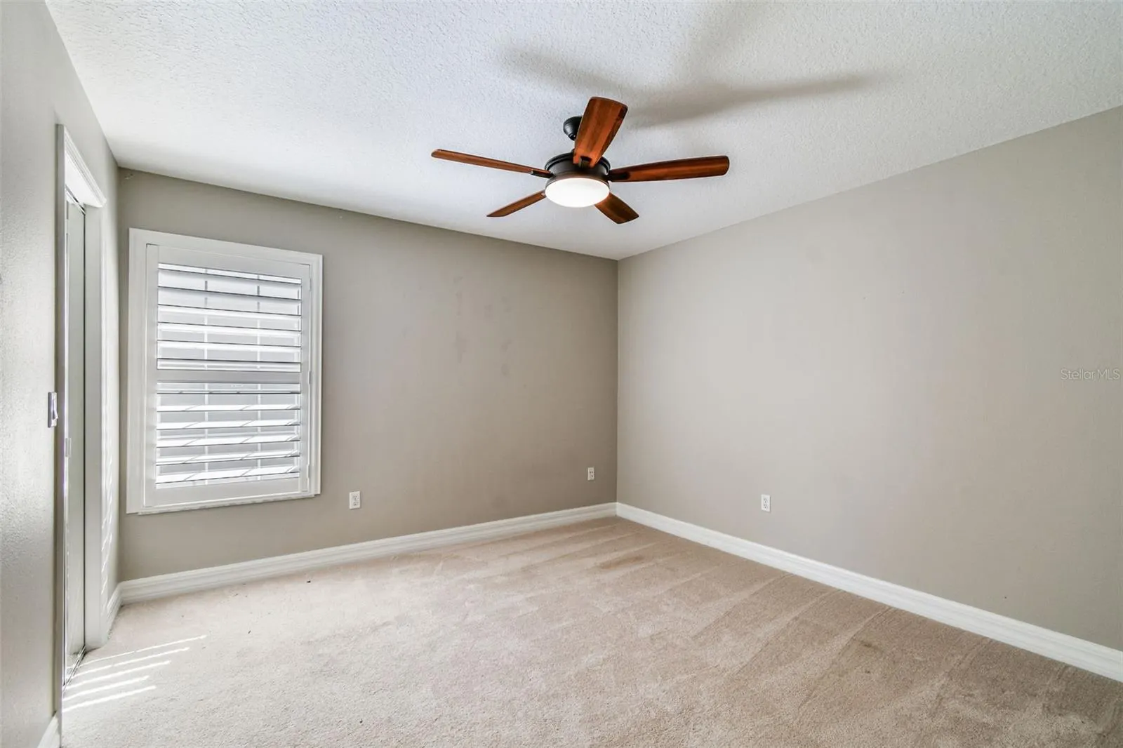 2522 W WATROUS AVE