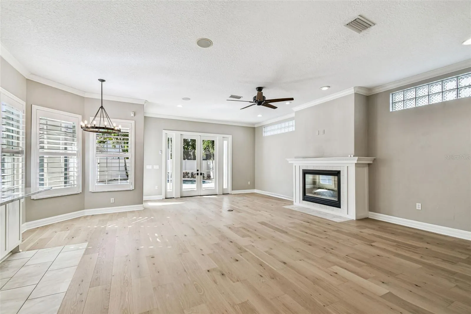 2522 W WATROUS AVE