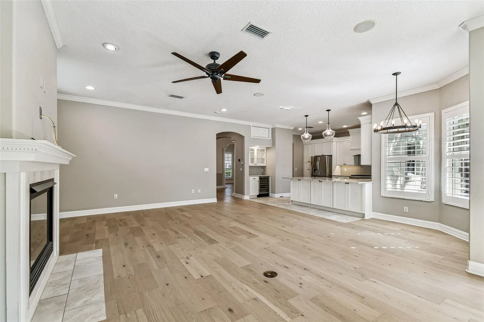 2522 W WATROUS AVE