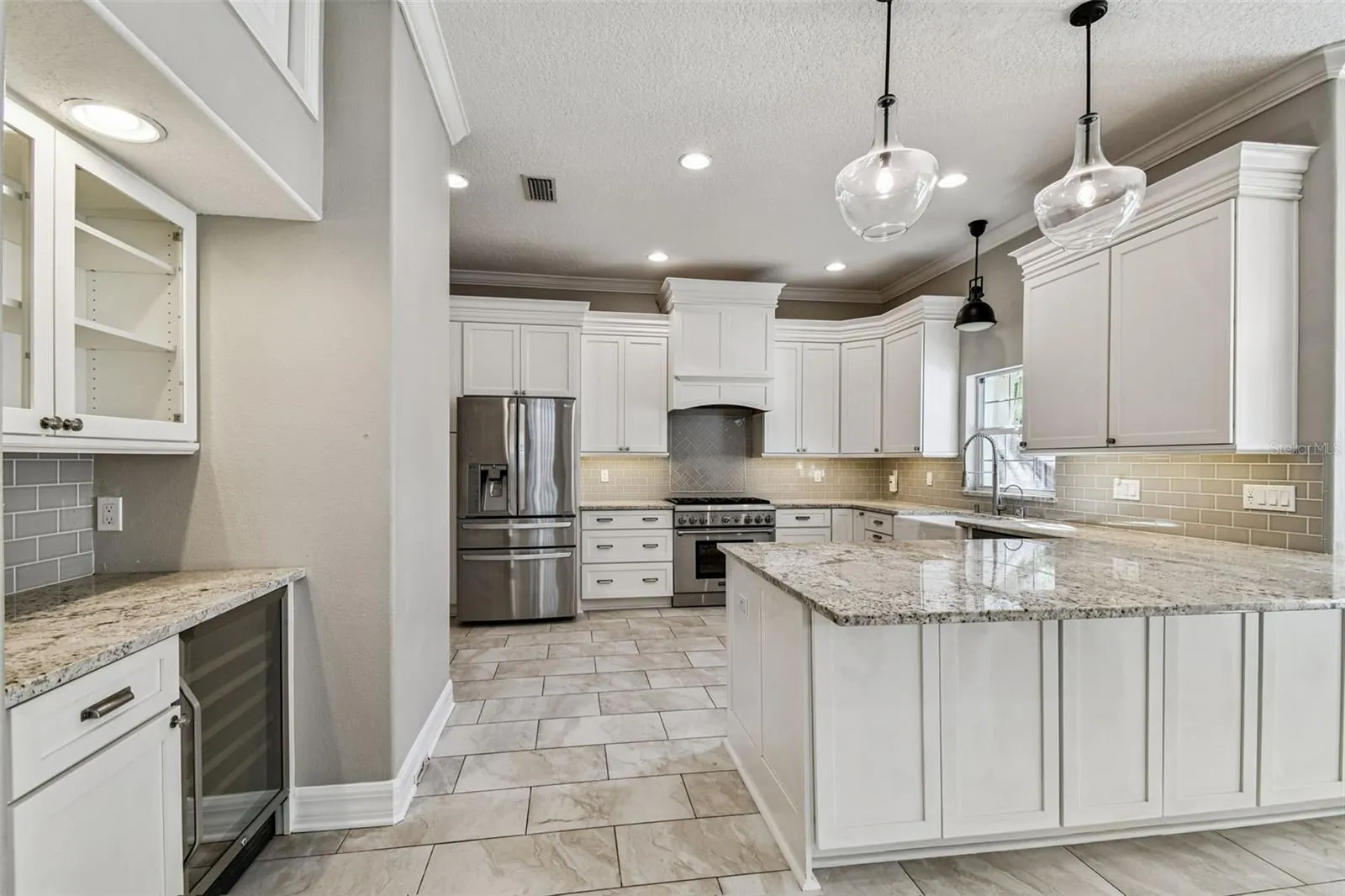 2522 W WATROUS AVE