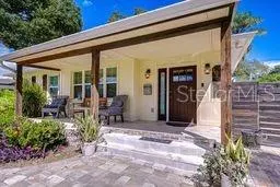 1013 W BERRY AVE
