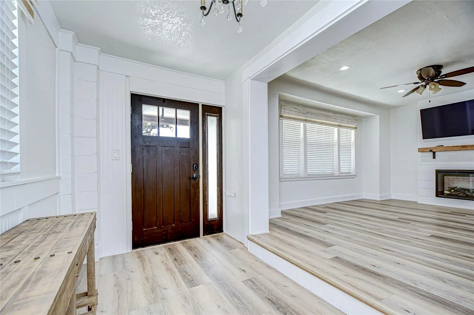 1013 W BERRY AVE