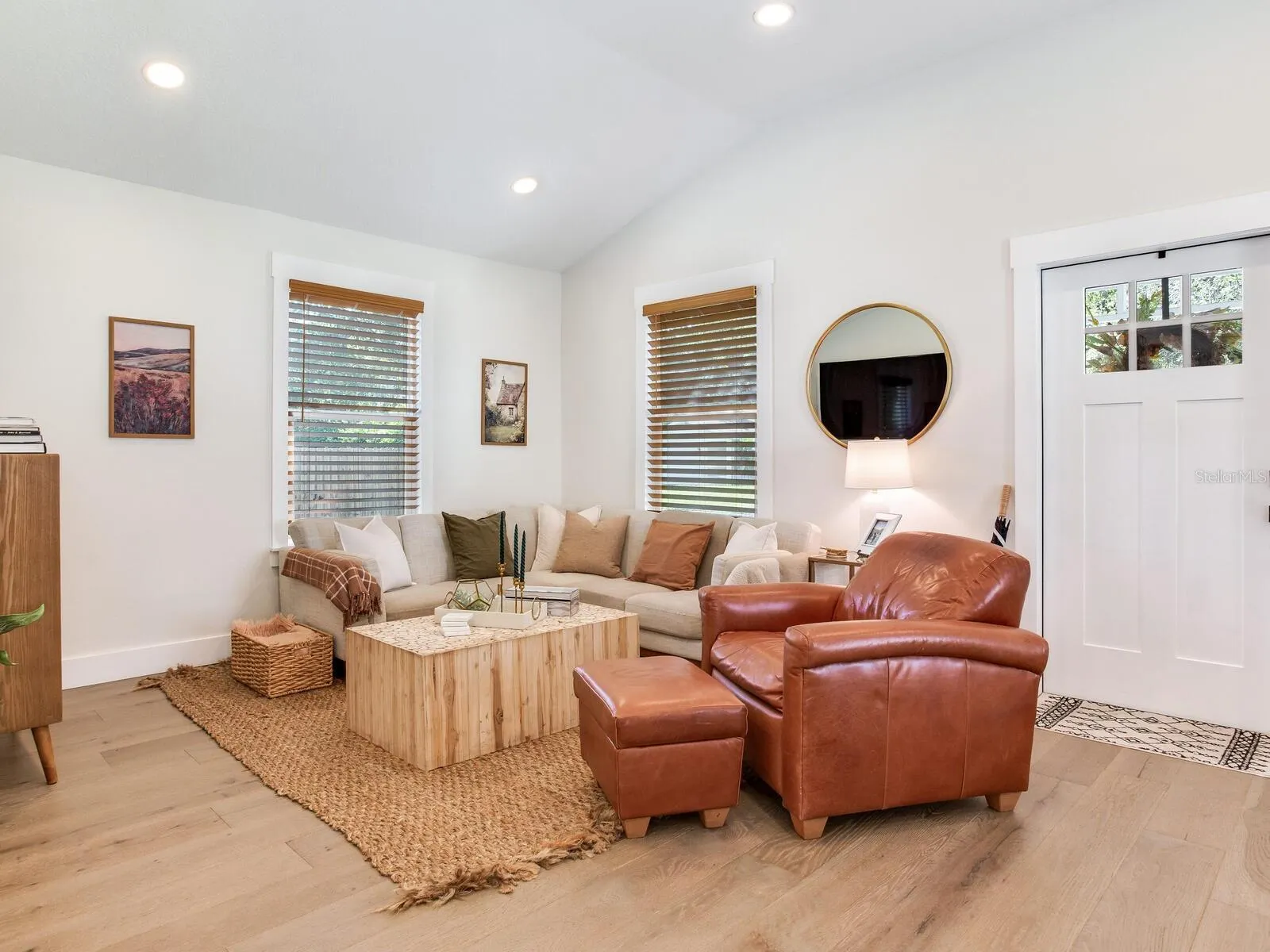 207 W IDLEWILD AVE