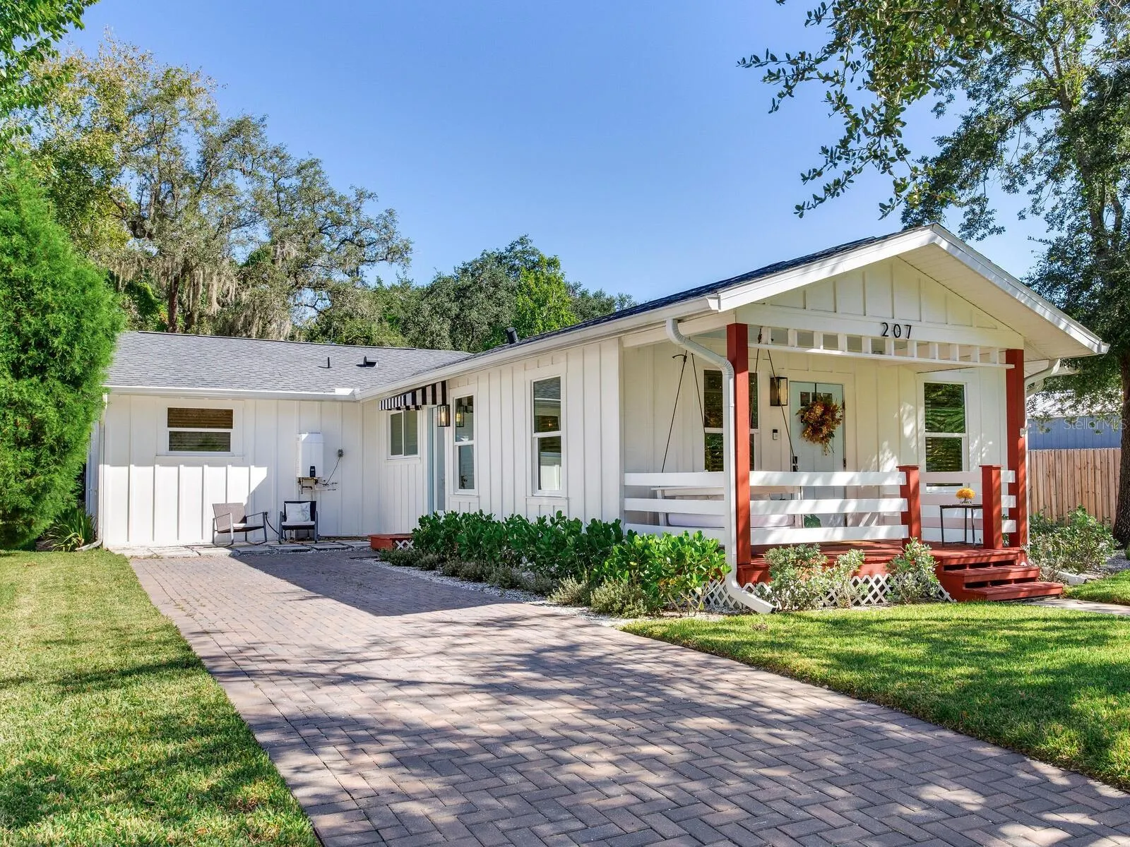 207 W IDLEWILD AVE