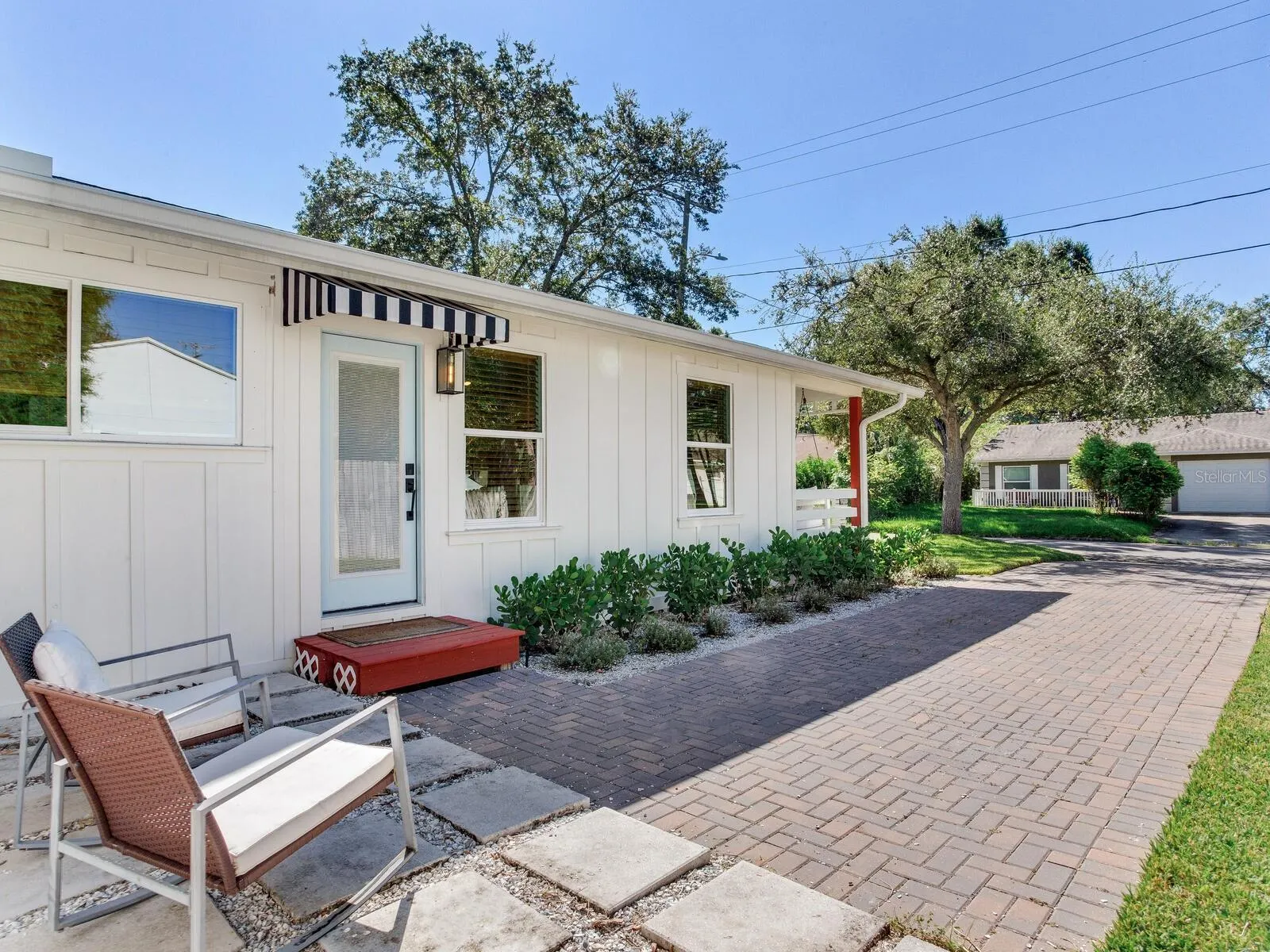 207 W IDLEWILD AVE