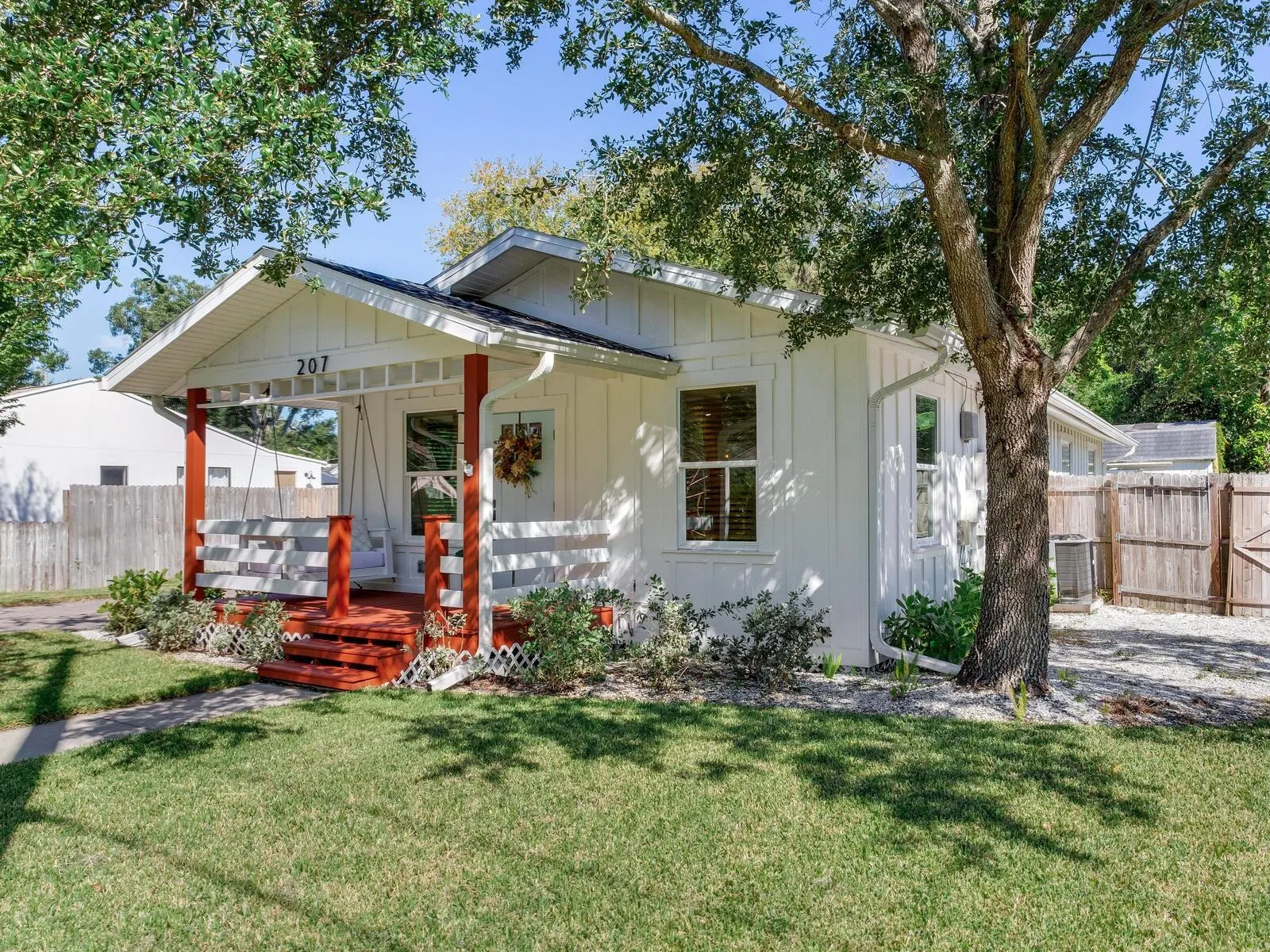 207 W IDLEWILD AVE