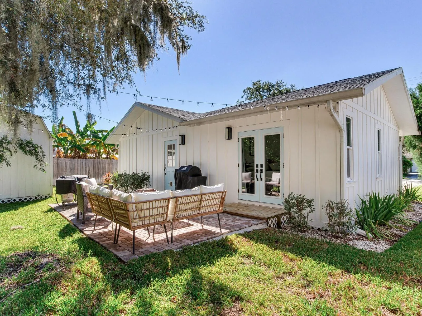 207 W IDLEWILD AVE