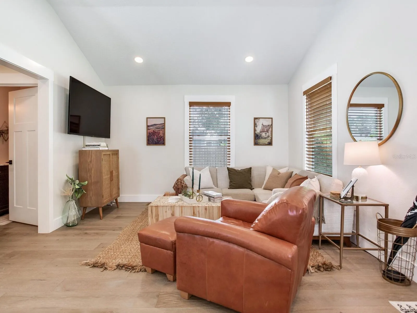 207 W IDLEWILD AVE