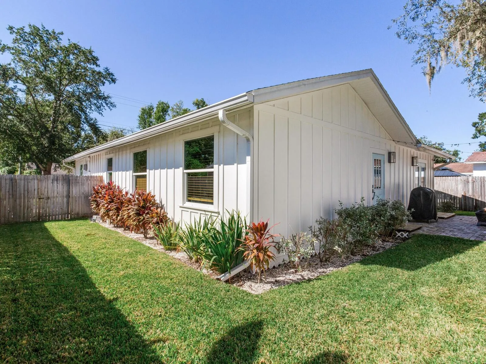 207 W IDLEWILD AVE