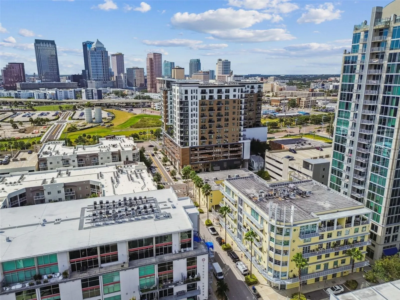 1212 E WHITING ST #405, #405