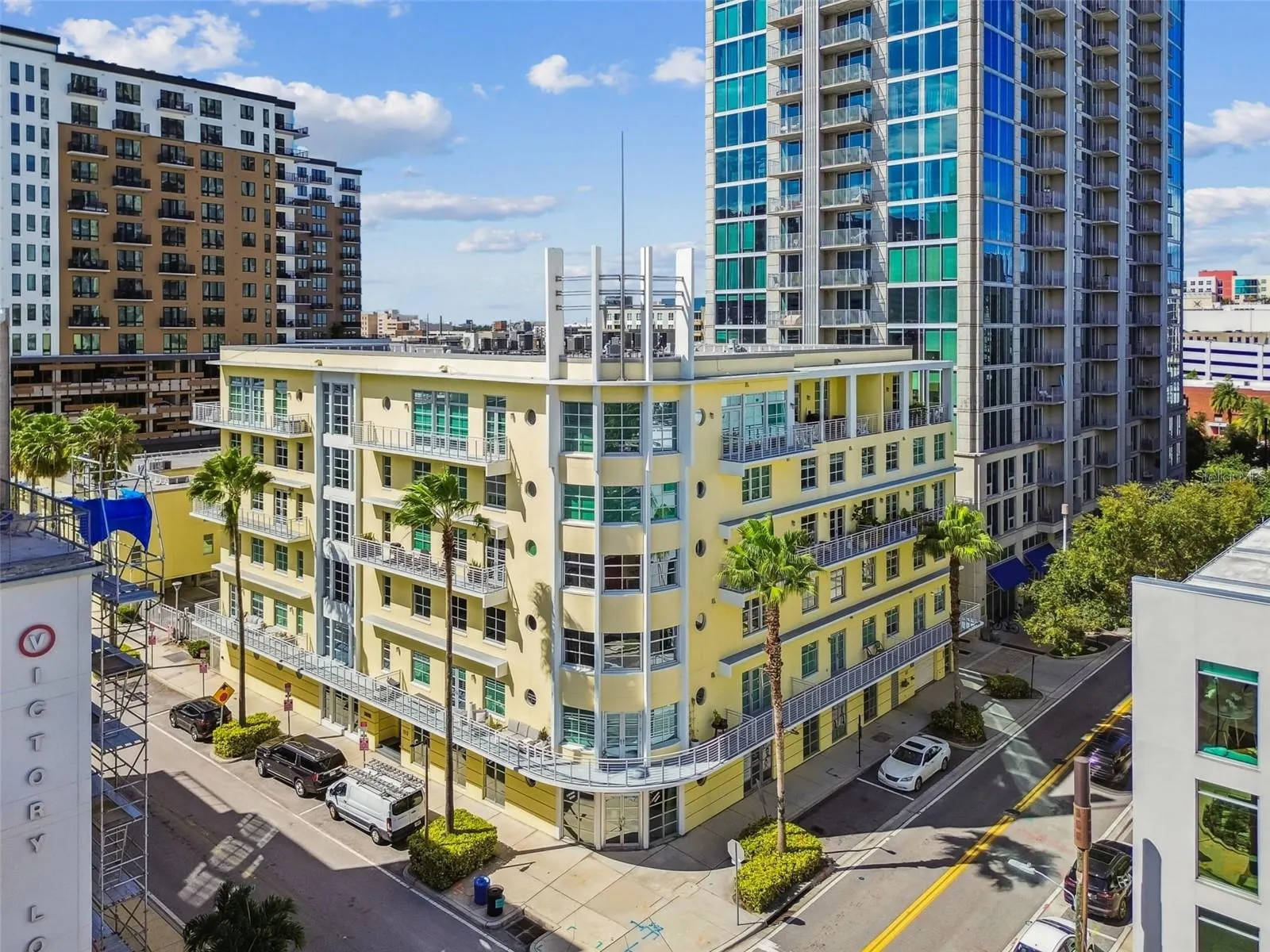 1212 E WHITING ST #405, #405