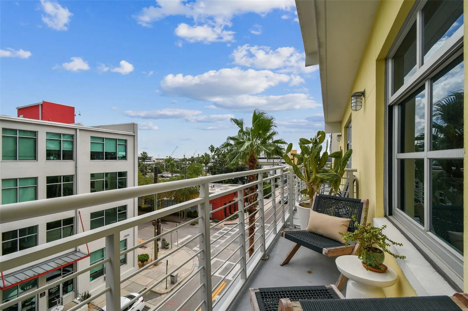 1212 E WHITING ST #405, #405