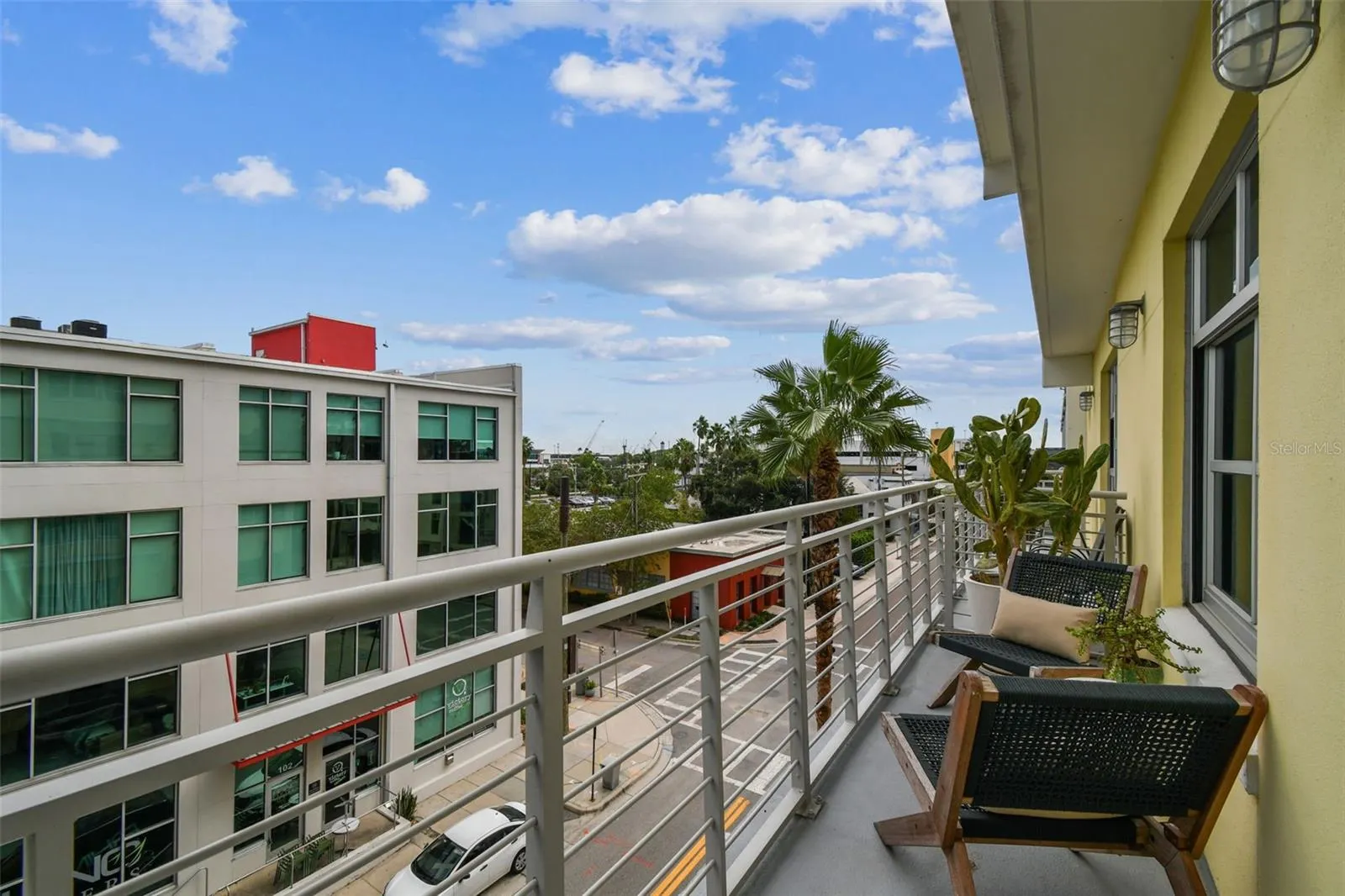 1212 E WHITING ST #405, #405