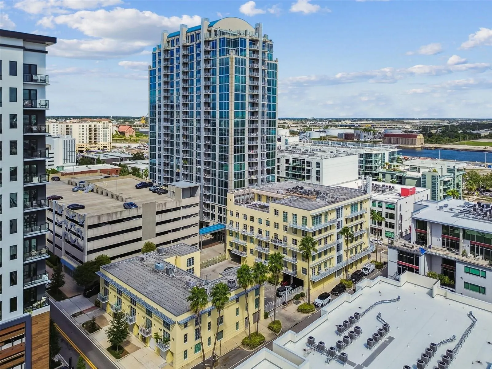 1212 E WHITING ST #405, #405