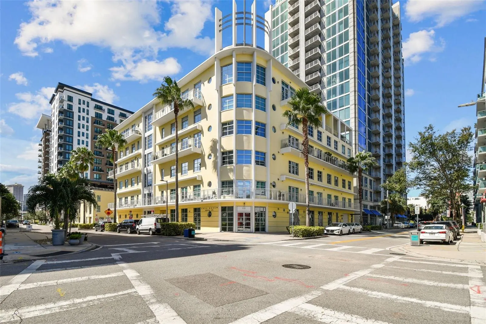 1212 E WHITING ST #405, #405