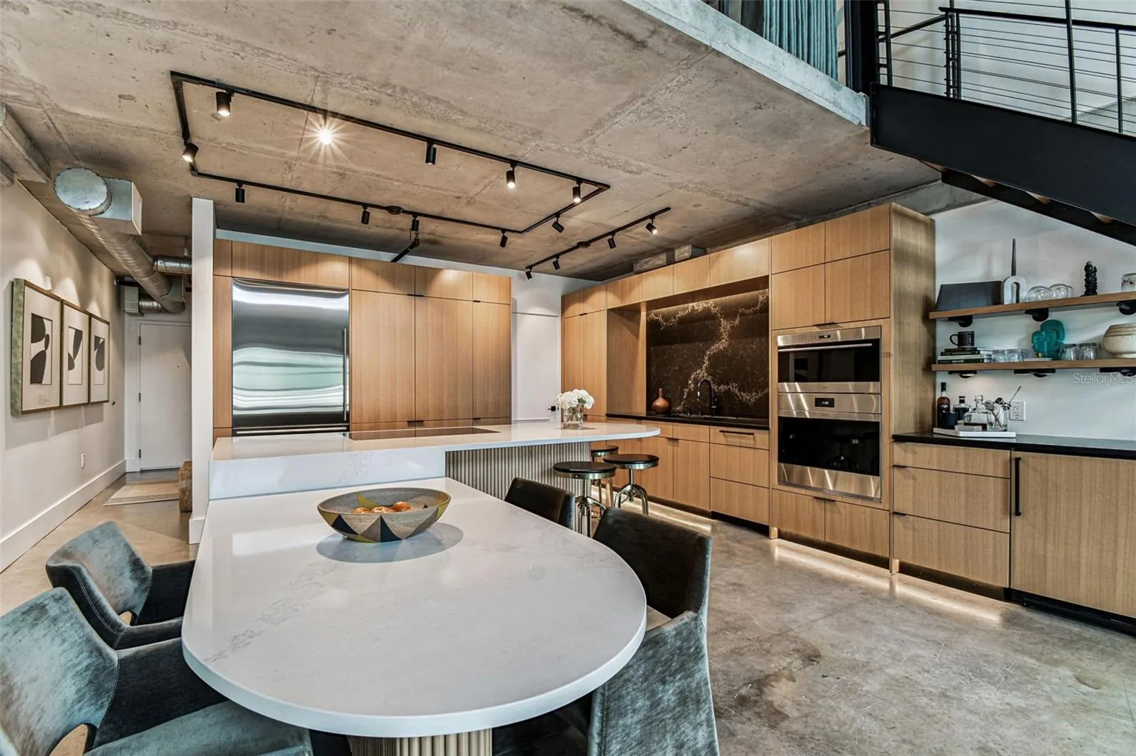 1212 E WHITING ST #405, #405