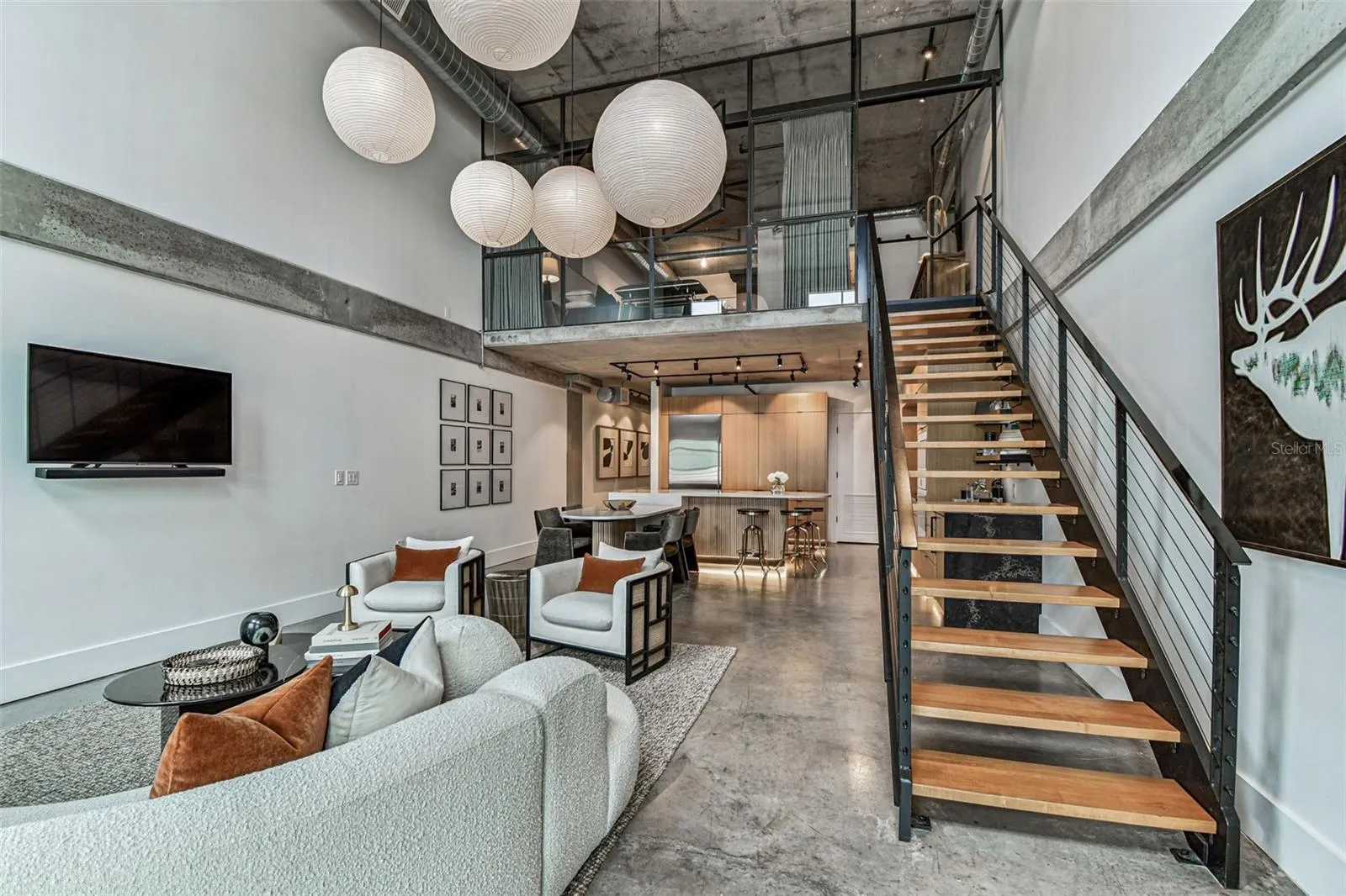 1212 E WHITING ST #405, #405