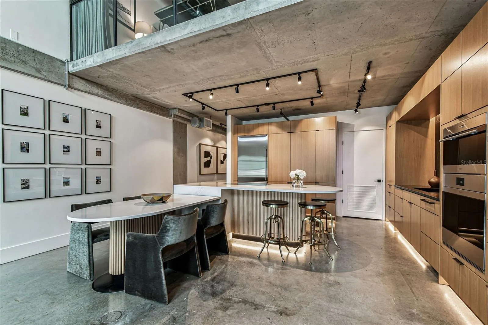 1212 E WHITING ST #405, #405