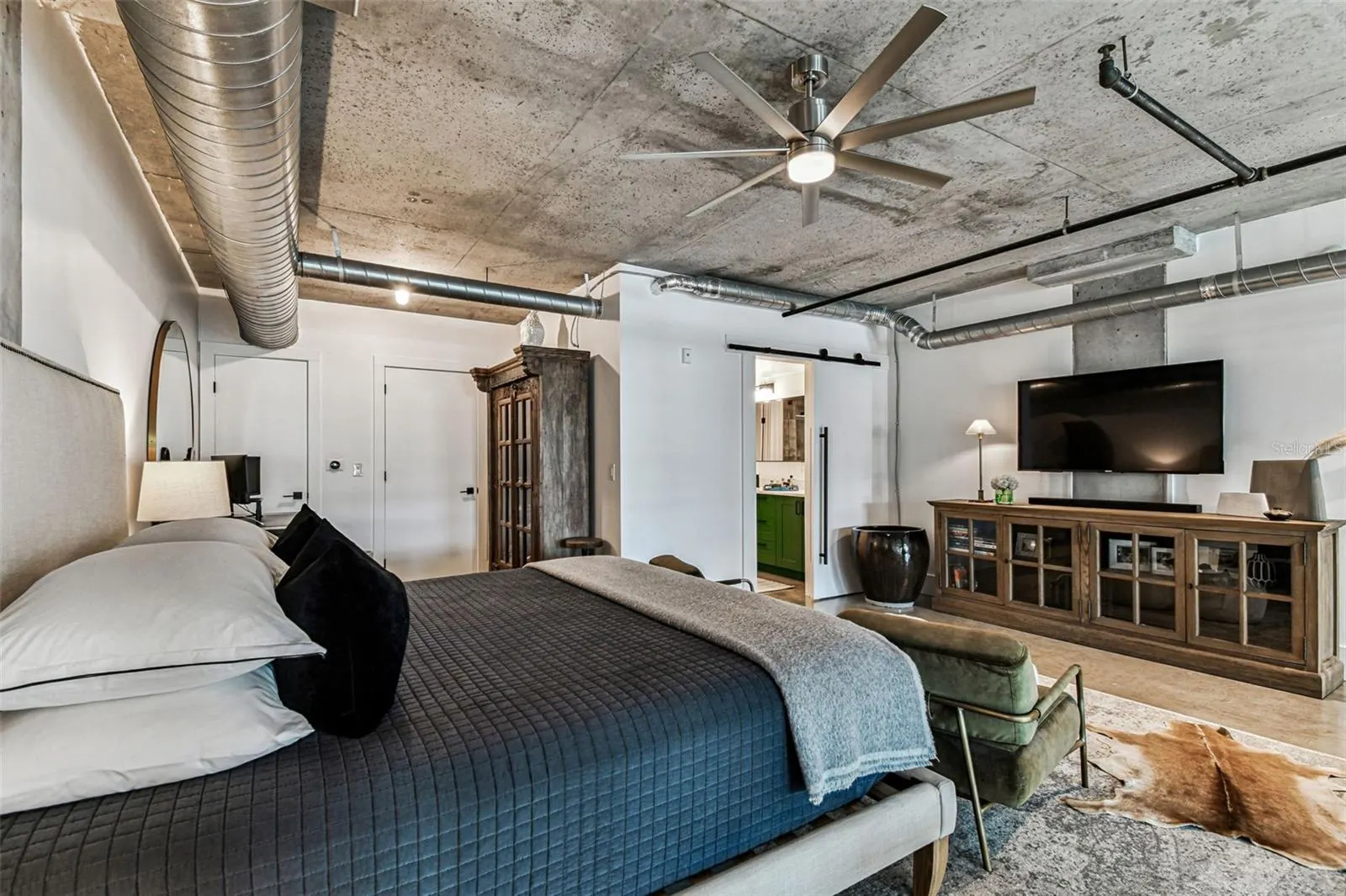 1212 E WHITING ST #405, #405