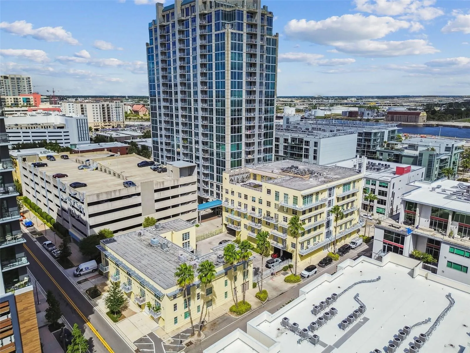 1212 E WHITING ST #405, #405