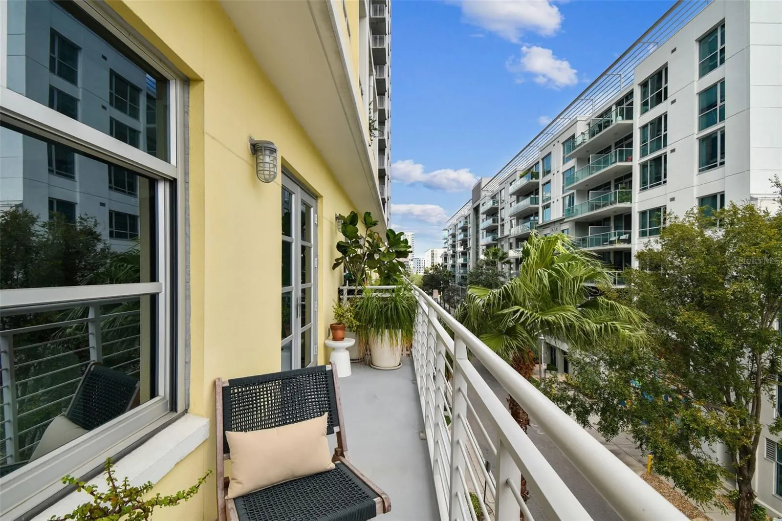 1212 E WHITING ST #405, #405
