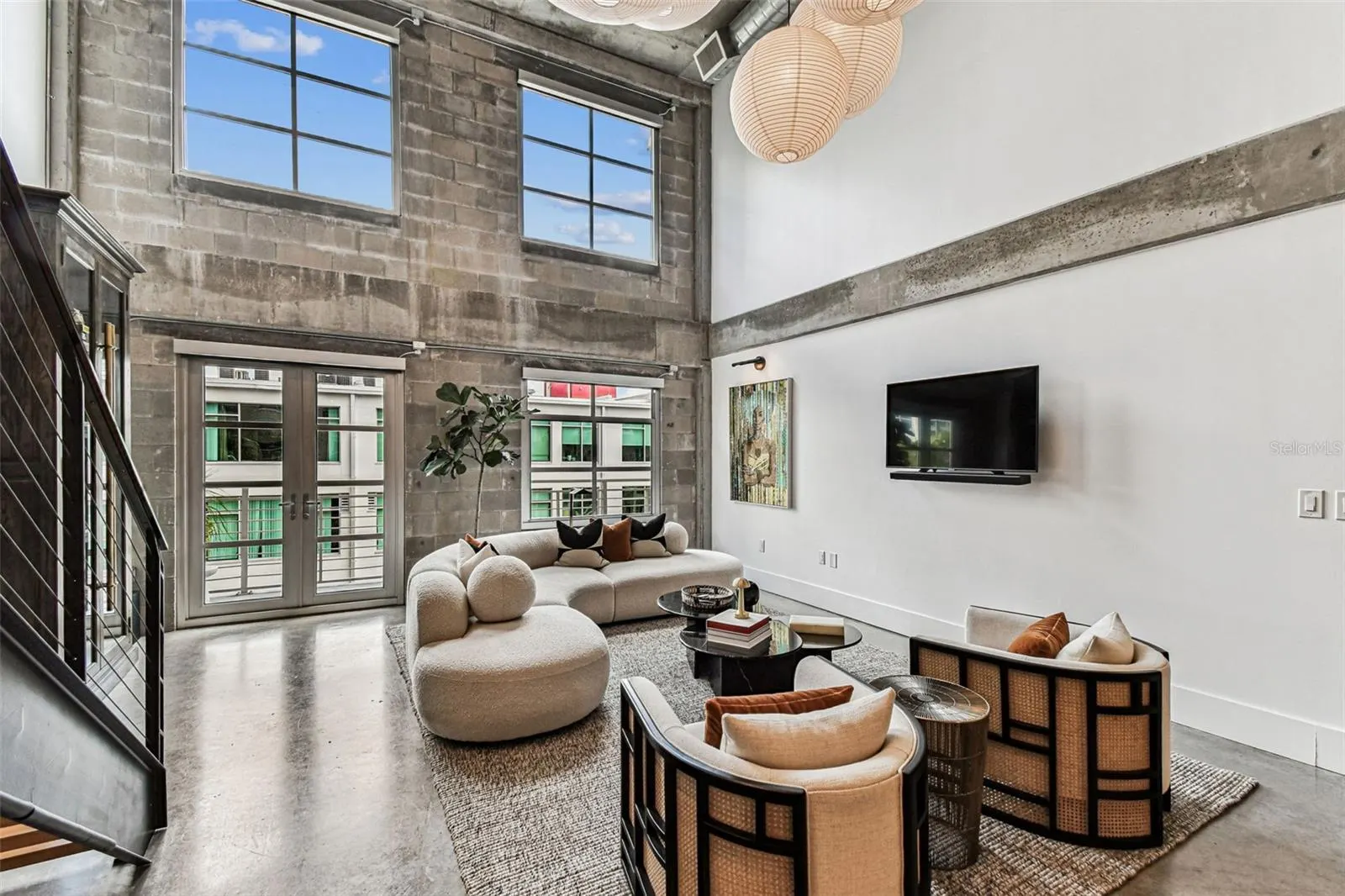 1212 E WHITING ST #405, #405