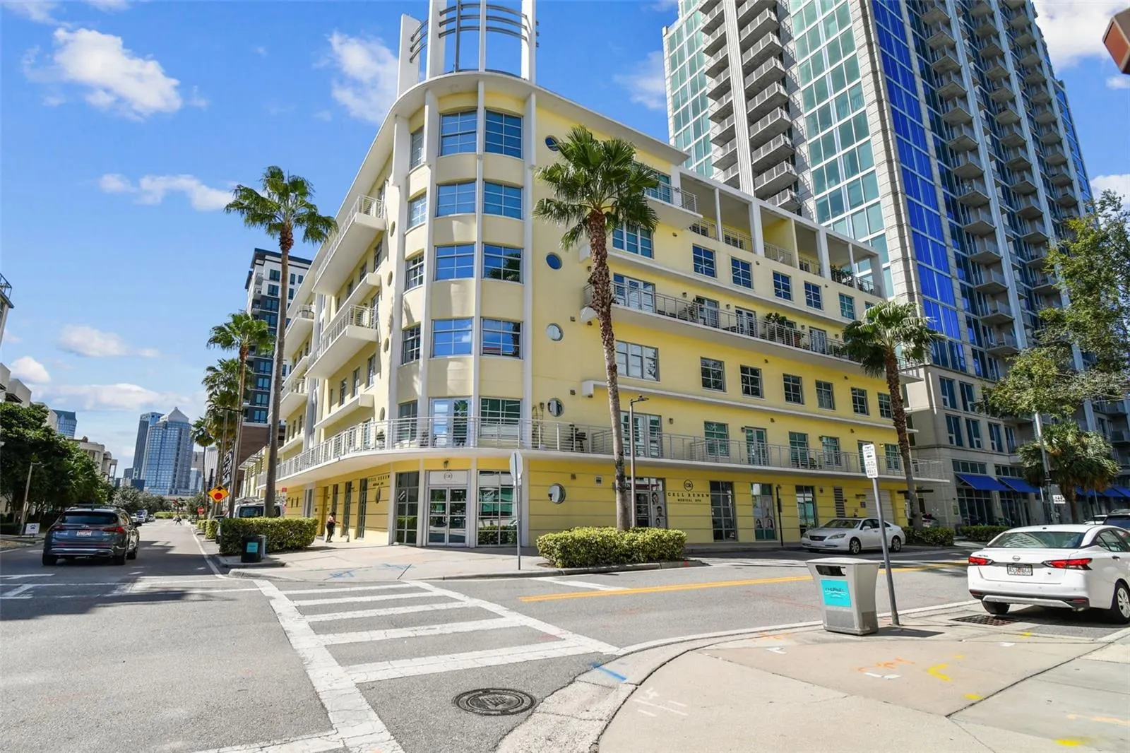 1212 E WHITING ST #405, #405